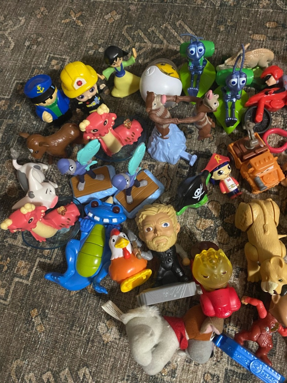 46 Mis, Disney, Pixar, Kellogg, Mcdonald's, Marvel,Star Wars Etc Figures Lot